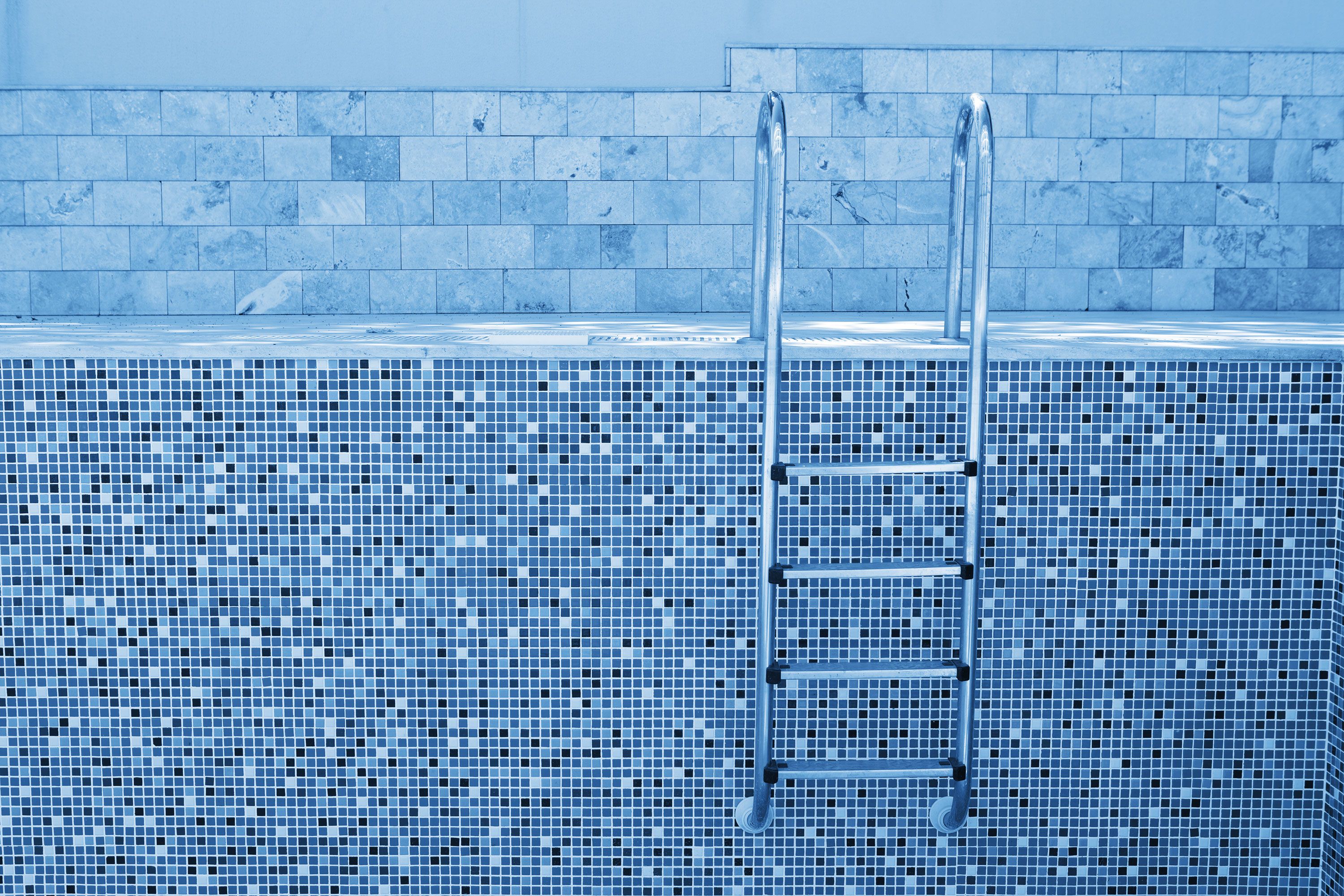 Pool verliert Wasser, Schwimmbad undicht | Leitungen undicht | Leckortung Blue Detect | Frankfurt am Main